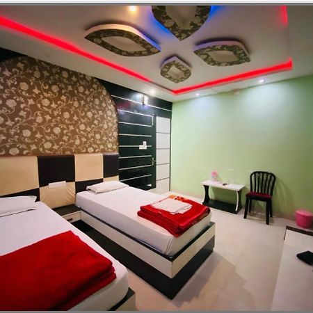 Отель Basant Vihar International Гая Экстерьер фото