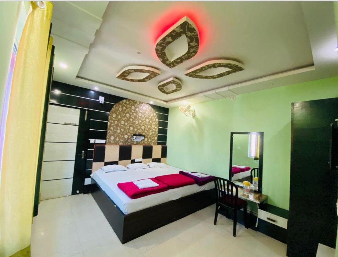 Отель Basant Vihar International Гая Экстерьер фото
