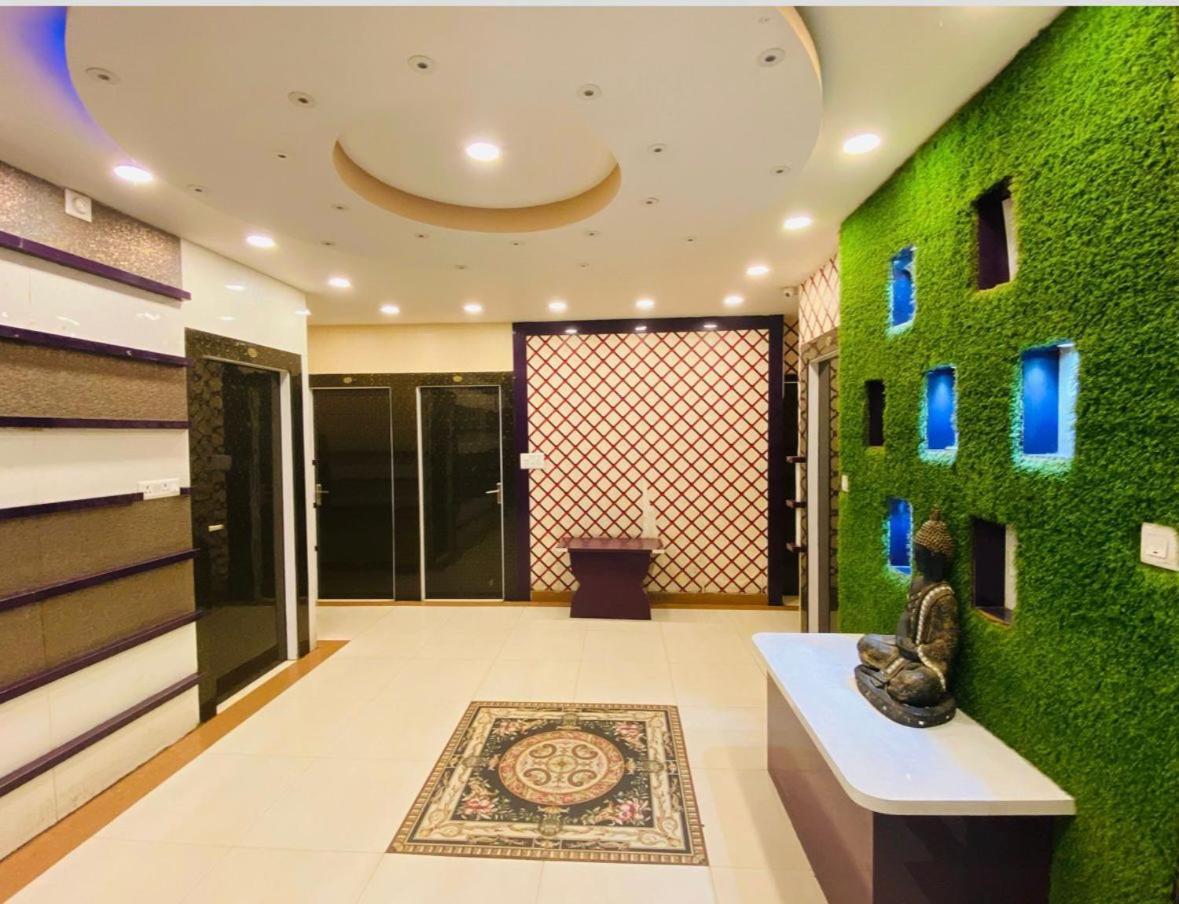 Отель Basant Vihar International Гая Экстерьер фото